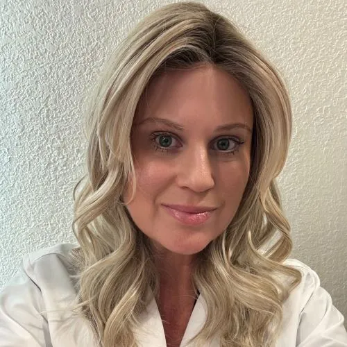 Kelly Callis, APRN - St Petersburg, FL - Family Medicine, Weight Loss Specialist 