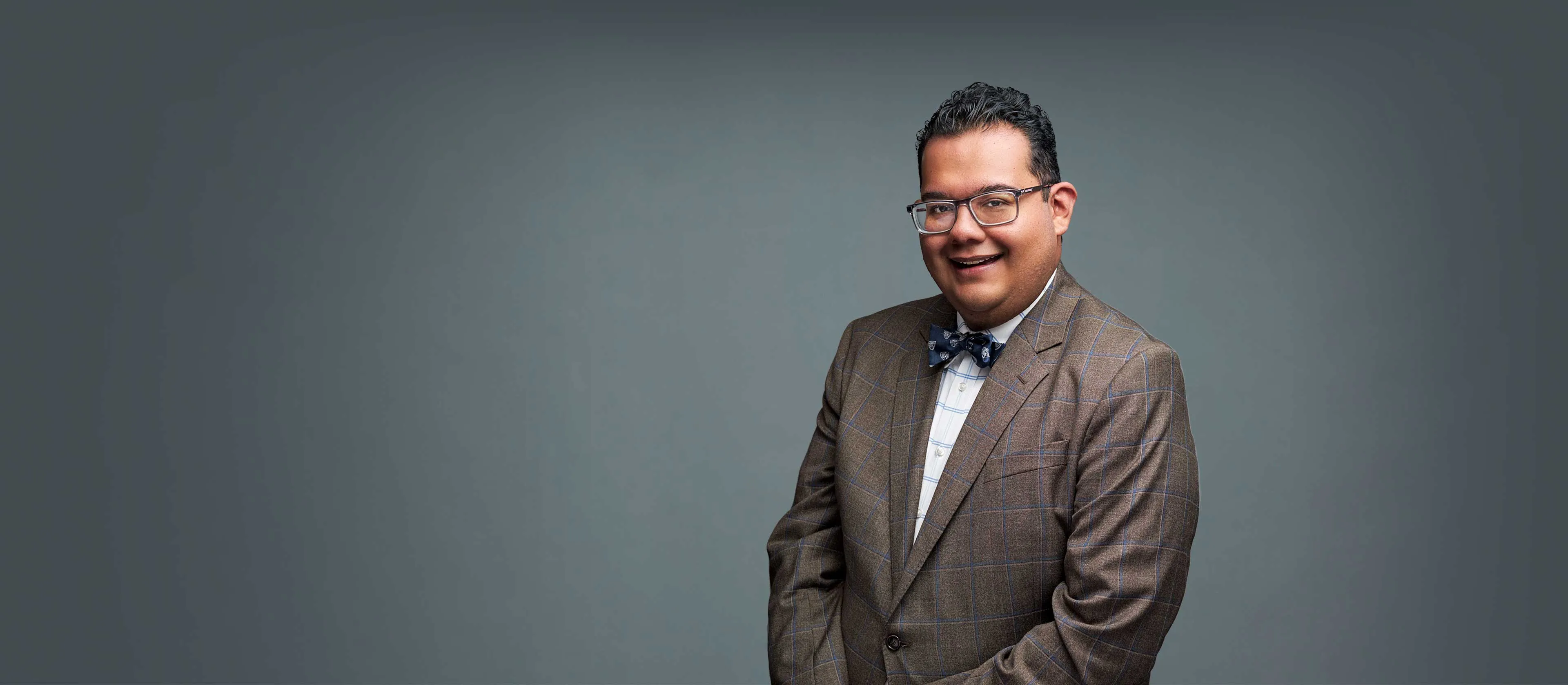 Dr. George Vincent Alvarez, MD - Carle Place, NY - Family Medicine