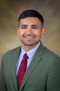 Dr. Ishaan Jakhar, MD - Green Bay, WI - Allergy & Immunology