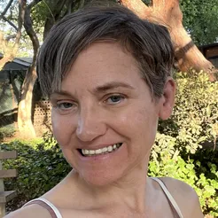 Donnielle James - Angeles, CA - Acupuncture