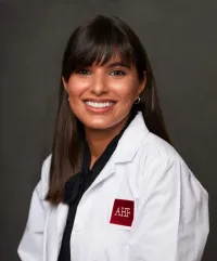 Dr. Veronica Zayas, MD - Dallas, TX - Internal Medicine