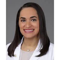 Dr. Yusleidi De La Caridad Gil, MD - Pinecrest, FL - Internal Medicine