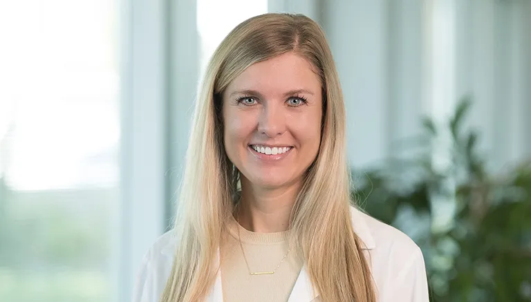 Dr. Natalie Marie Stash - Saint Louis, MO - Orthopedic Surgery, General Orthopedics, General Surgeon