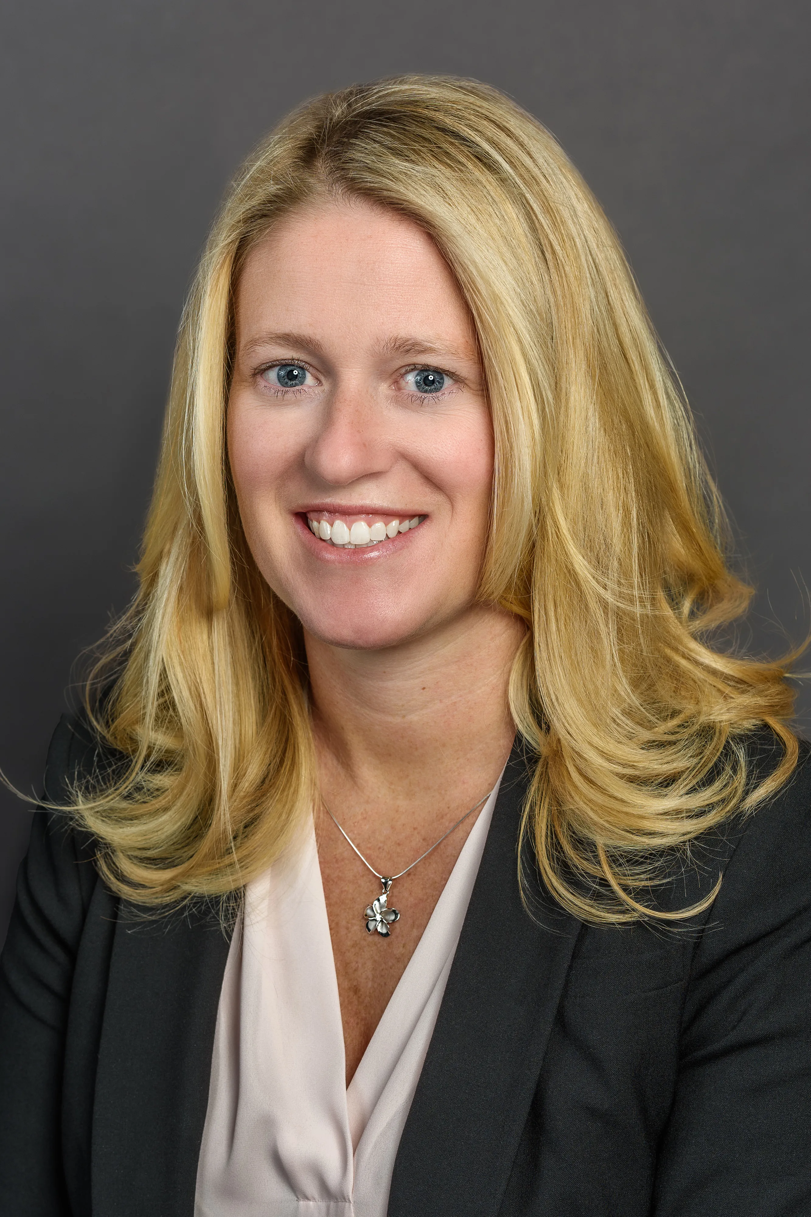 Dr. Christie S. Heikes, MD - Edina, MN - Orthopedic Surgery, General Orthopedics, General Surgeon, Internist/pediatrician, Sport Medicine Specialist