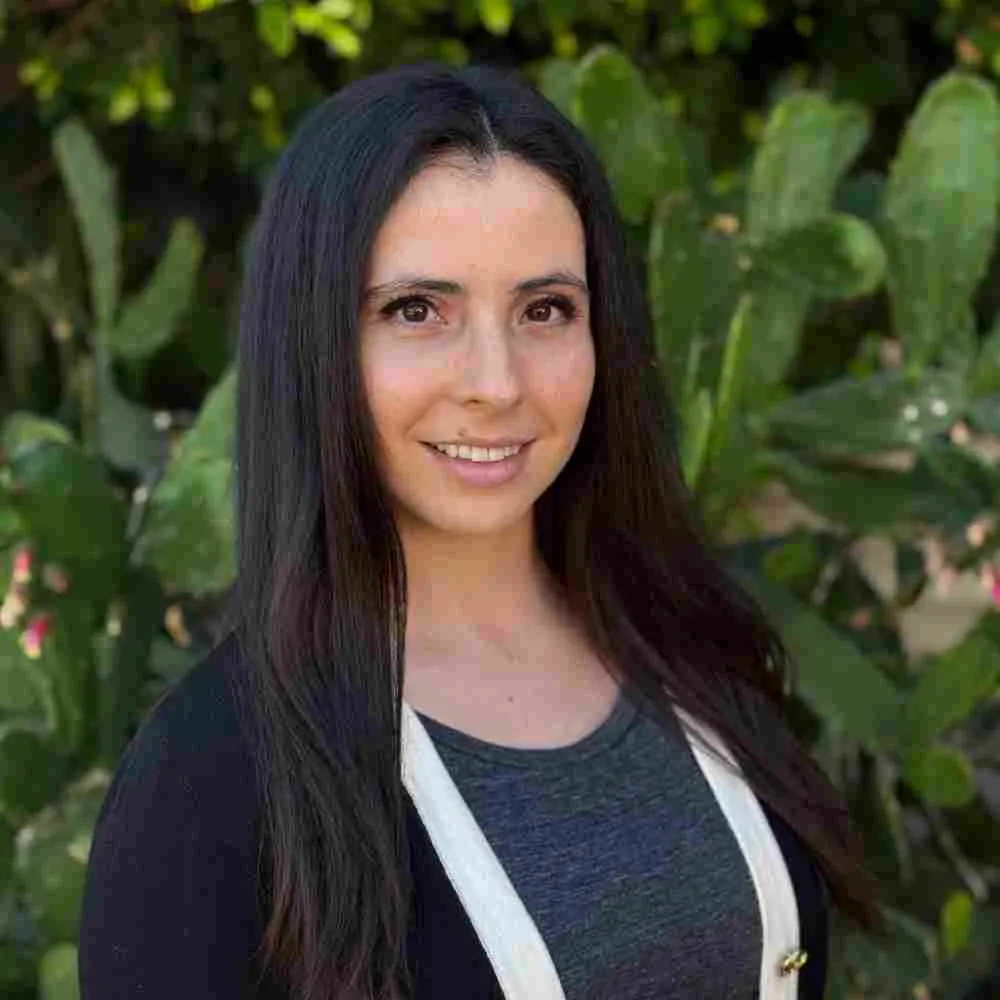 Dr. Mary Chavarria, MD - Tarzana, CA - Psychiatry