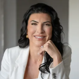 Dr. Marisa Viñas, MD, DABS
