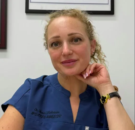 Dr. Diana Valencia, DPM