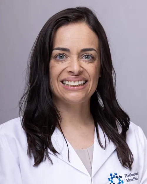 Dr. Daniela Guimaraes, APN - Hackensack, NJ - Critical Care Medicine