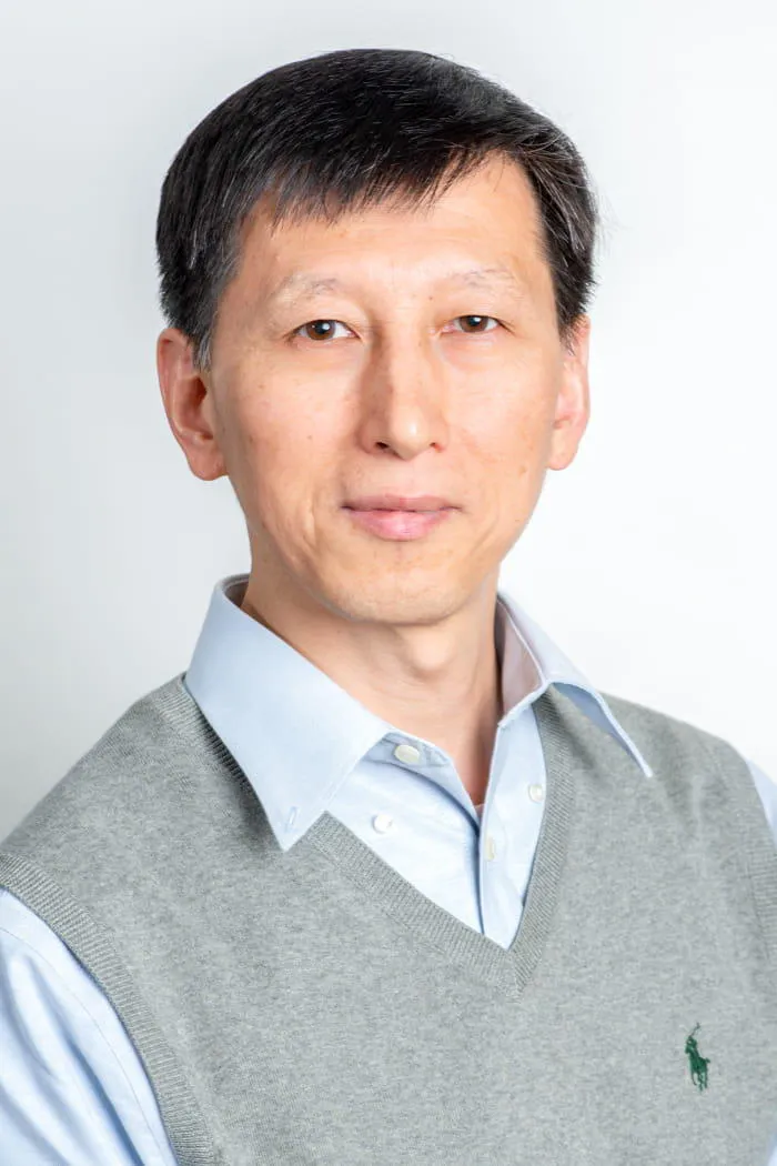Dr. Zhong Guo, MD - Rochester, NY - Internal Medicine