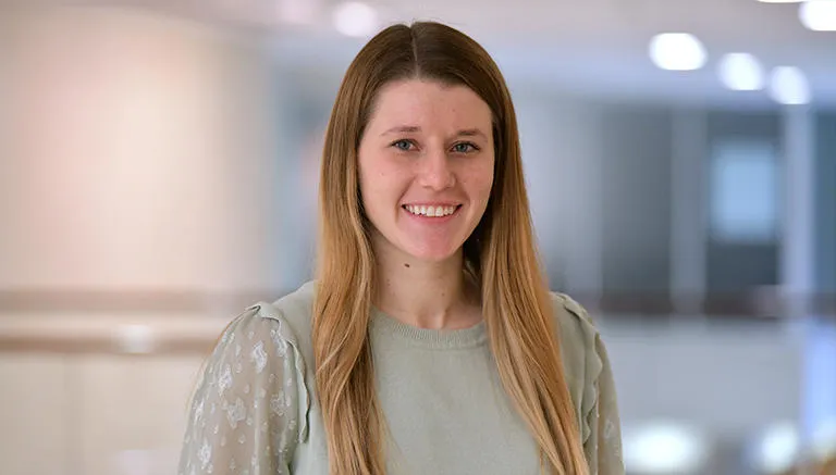 Dr. Lindsey Renee Mills - Springfield, MO - Orthopedic Surgery, General Orthopedics, General Surgeon