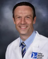 Dr. Chad Deyoung, MD - Paramus, NJ - Radiation Oncology