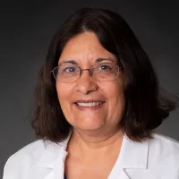 Dr. Rakhshanda Neelam, MD - Zion, IL - Oncology