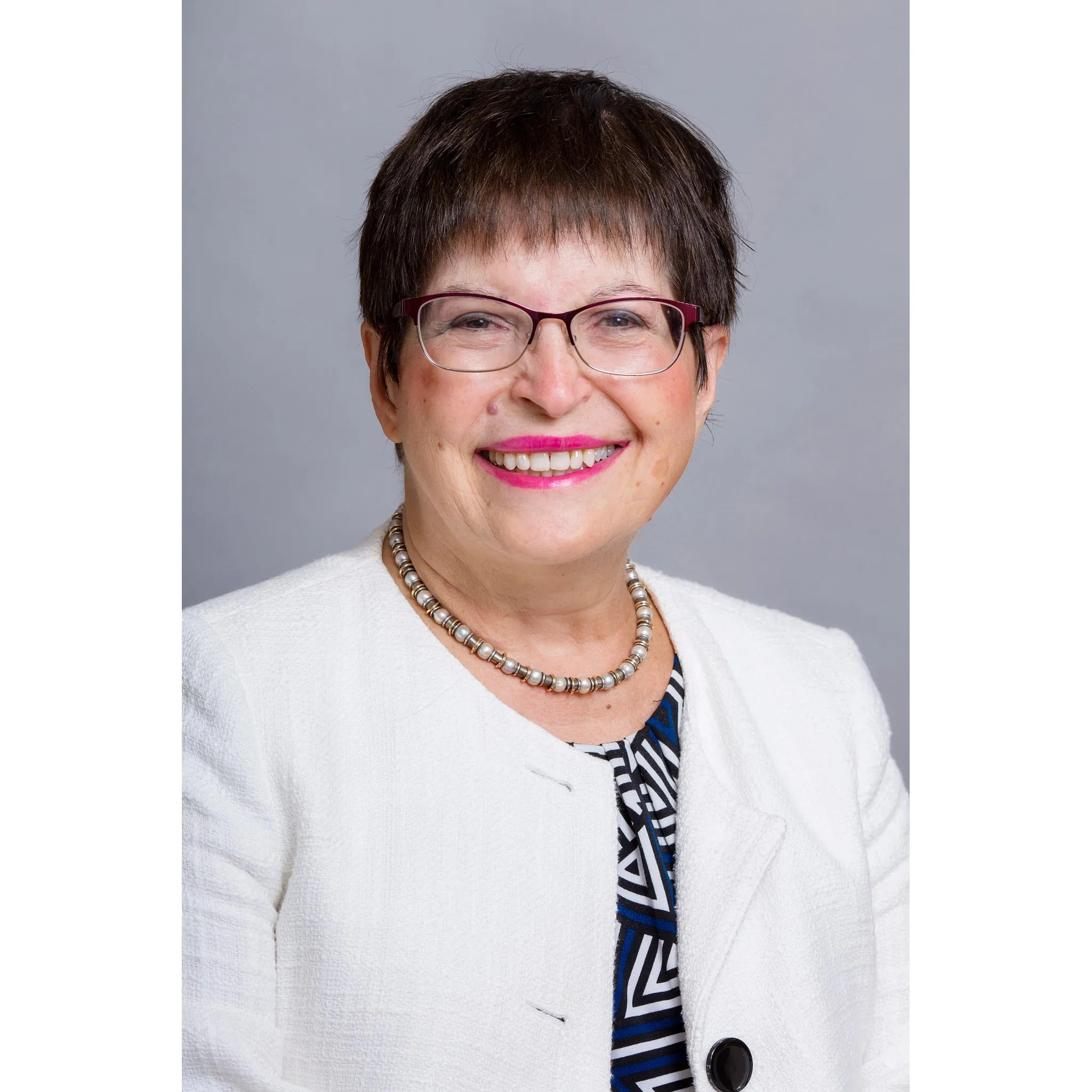 Dr. Wafa Nasser - Florence, KY - Pediatrics, Internist/pediatrician
