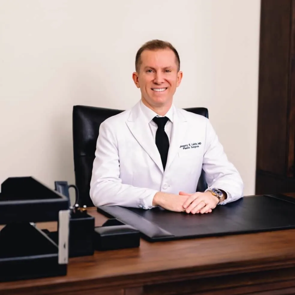 Dr. Gregory Ethan Lakin, MD - Novi, MI - Plastic Surgery