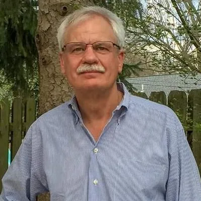 Dr. Leslie Szasz