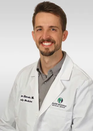 Dr. Julian Blaseio, MD - Columbia, TN - Family Medicine