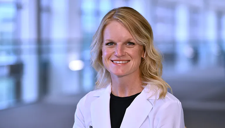 Dr. Amber E. Ray - Rogers, AR - Family Medicine