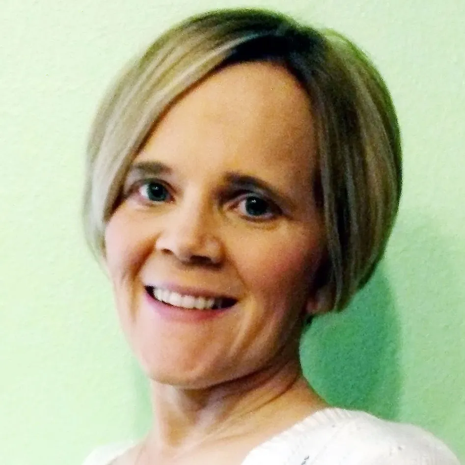 Lori Sanderson - Hermosa Beach, CA - Mental Health Counseling