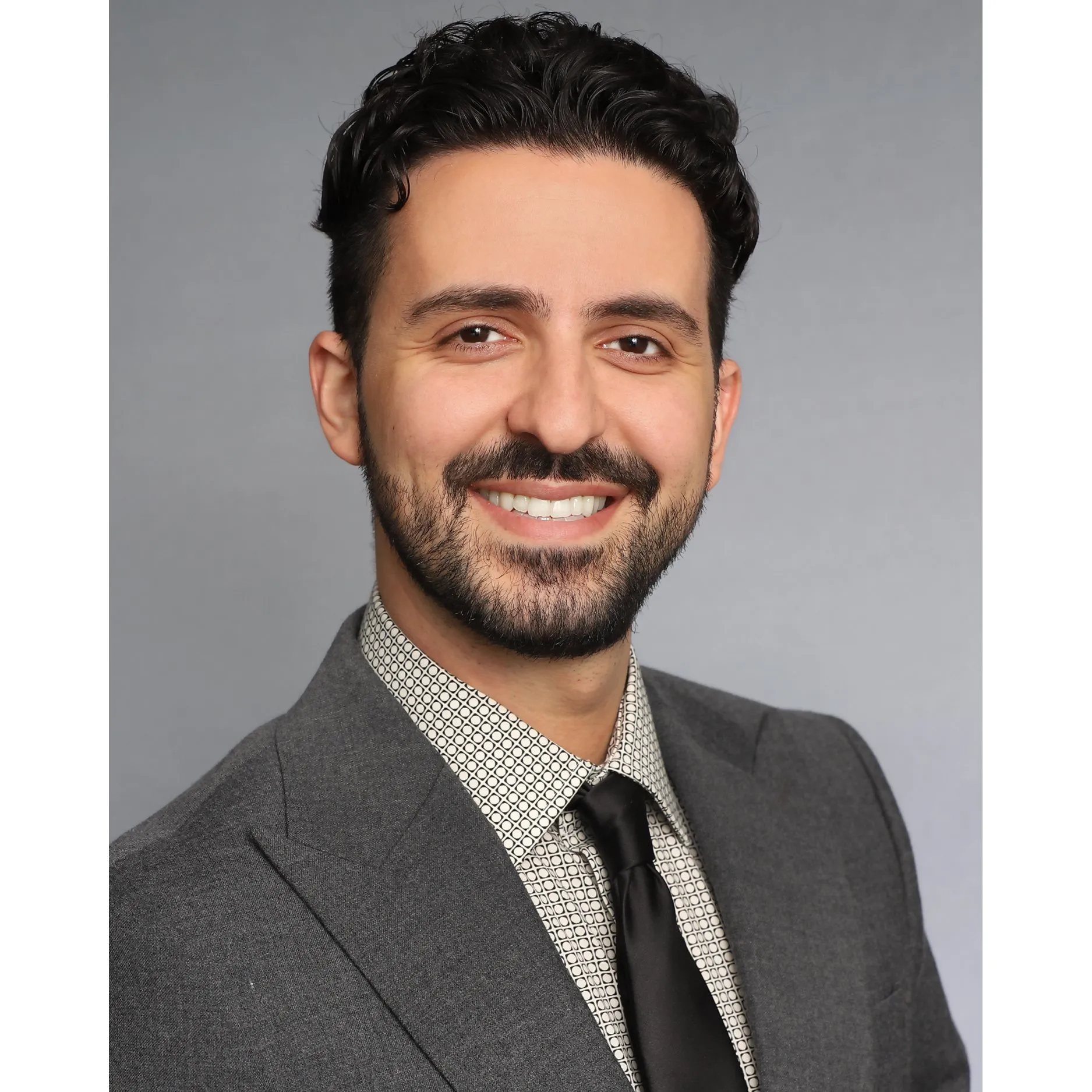 Dr. Darius Roohani - Paramount, CA - Internal Medicine