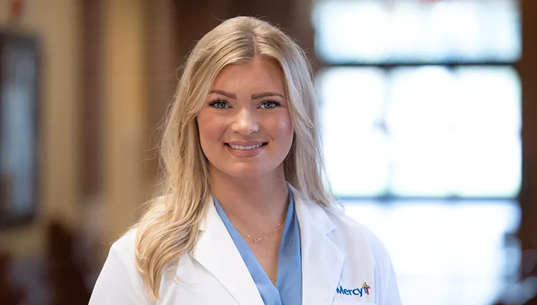 Dr. Aarika Danielle Middleton - Galena, KS - Orthopedic Surgery, General Orthopedics, General Surgeon