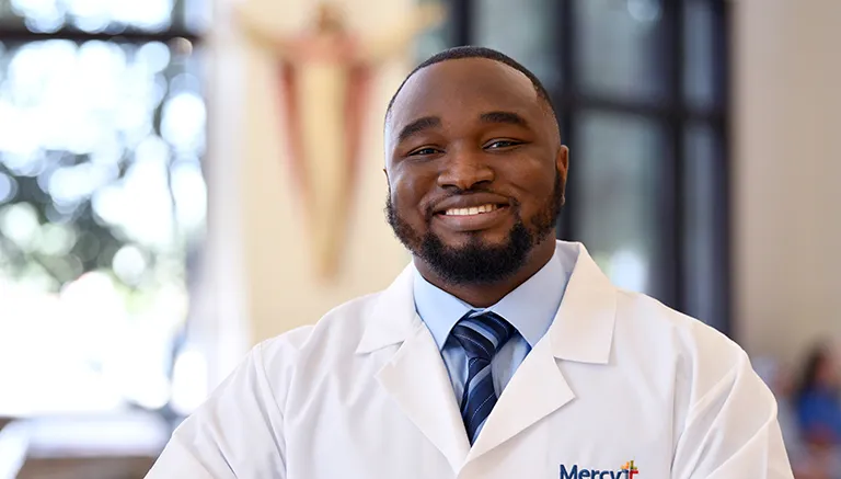 Dr. Omowonuolaoluwa Adebari - Fort Smith, AR - Internal Medicine