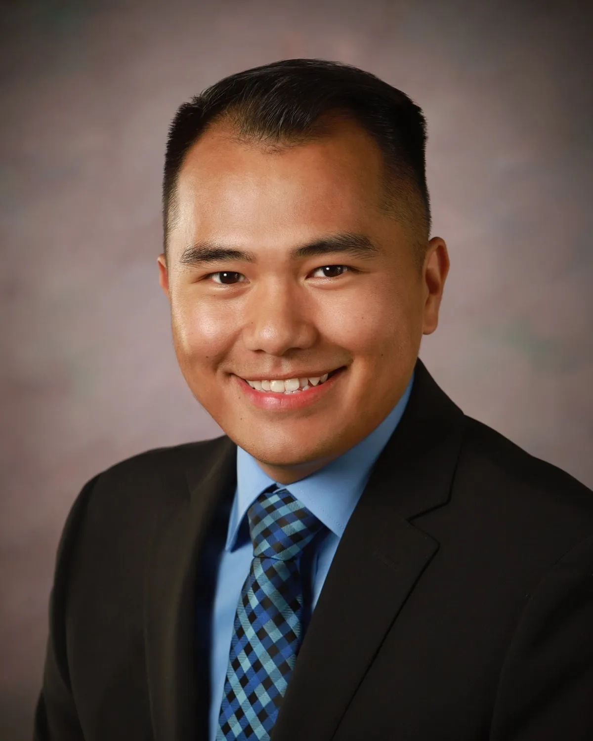 Tswvyim Yang,  B.S., P.A. - Neenah, WI - Family Medicine