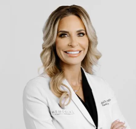 Dr. Kendall Renee Roehl, MD - Webster, TX - Plastic Surgery