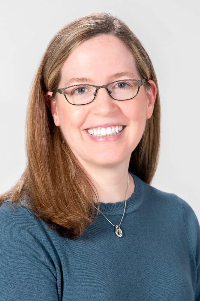Dr. Amanda R. Lloyd, MD - Webster, NY - Pediatrics, Internist/pediatrician