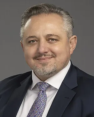 Dr. Luan Elezi, MD - Beloit, WI - Family Medicine