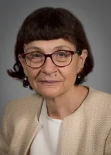 Dr. Cristina Maria Esmeralda Daian, MD - Smithtown, NY - Internal Medicine