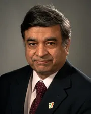 Dr Pravin Chandra Singhal - Great Neck, NY - Nephrology