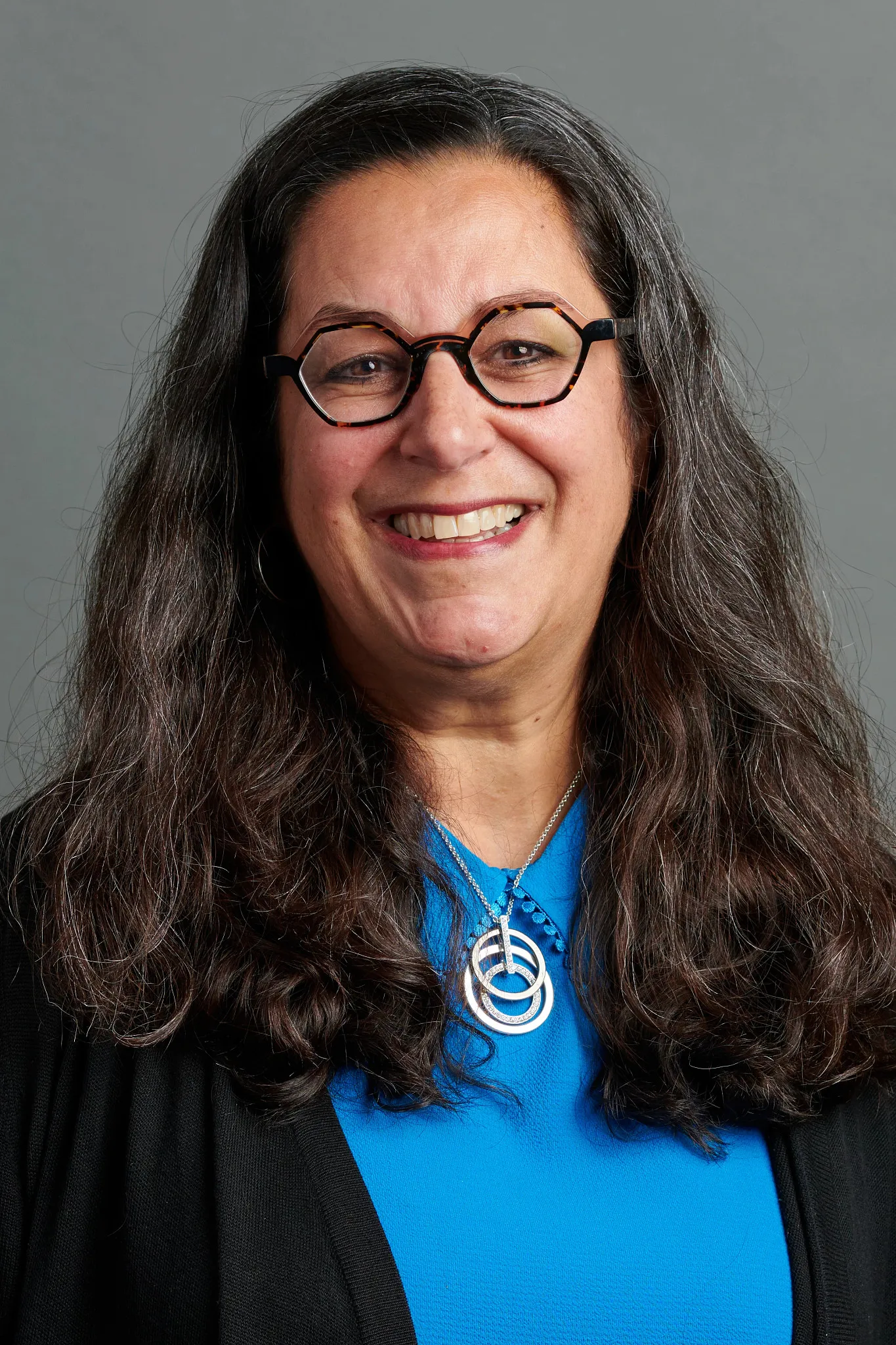 Dr. Mona E. Mansour - Fairfield, OH - Pediatrics, Internist/pediatrician