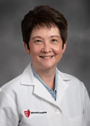 Dr. Julia Heng, MD - Madison, OH - Family Medicine