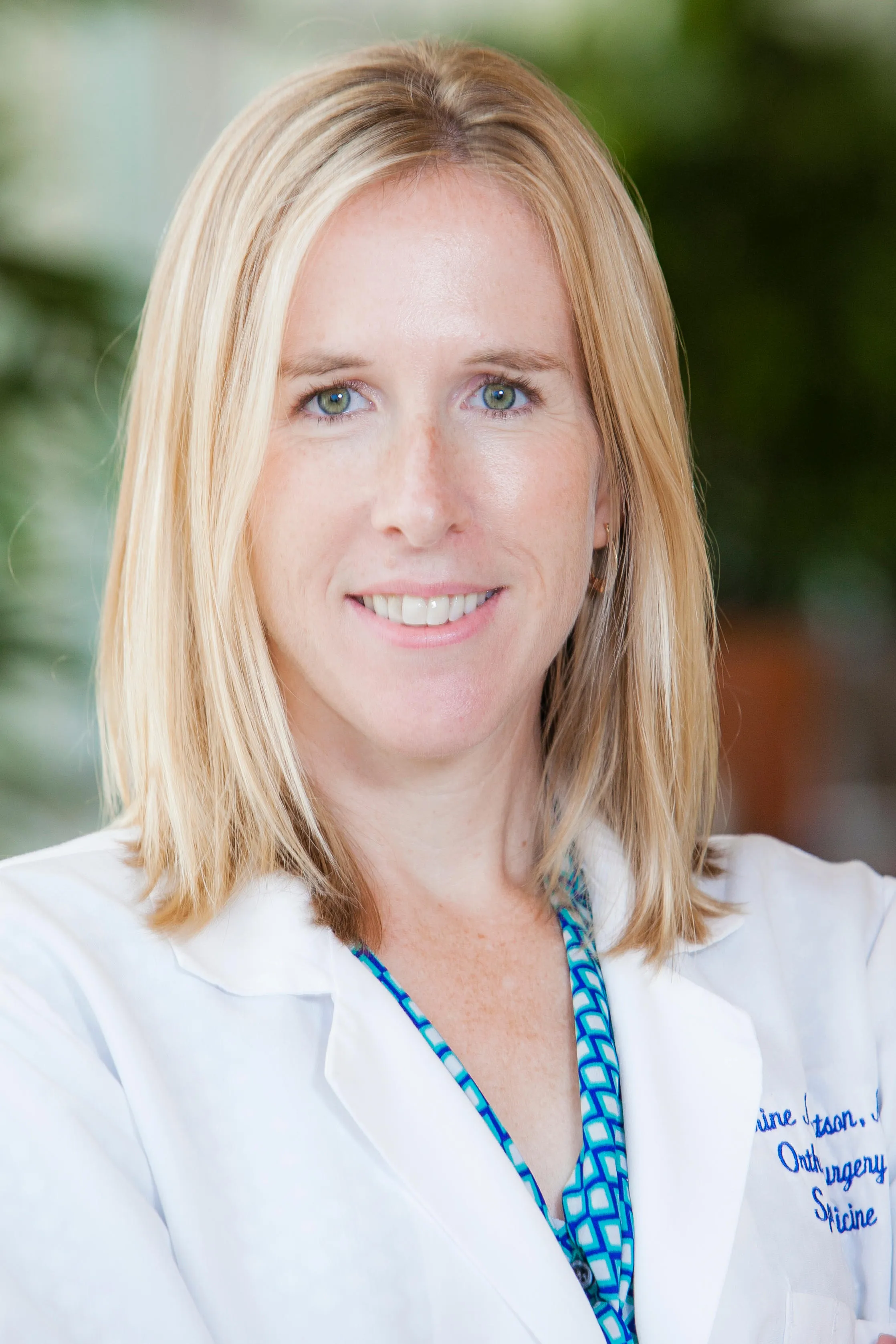 Dr. Catherine M. Robertson, MD - San Diego, CA - Orthopedic Surgery, General Orthopedics, Sport Medicine Specialist