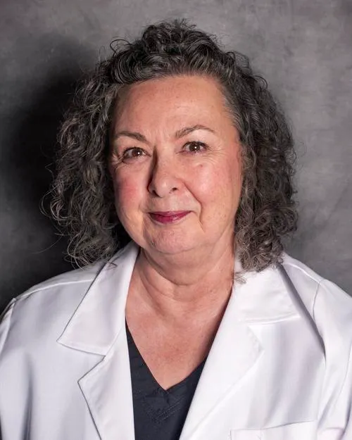 Dr. Doe Denise Gasque - Apple Valley, CA - Internal Medicine