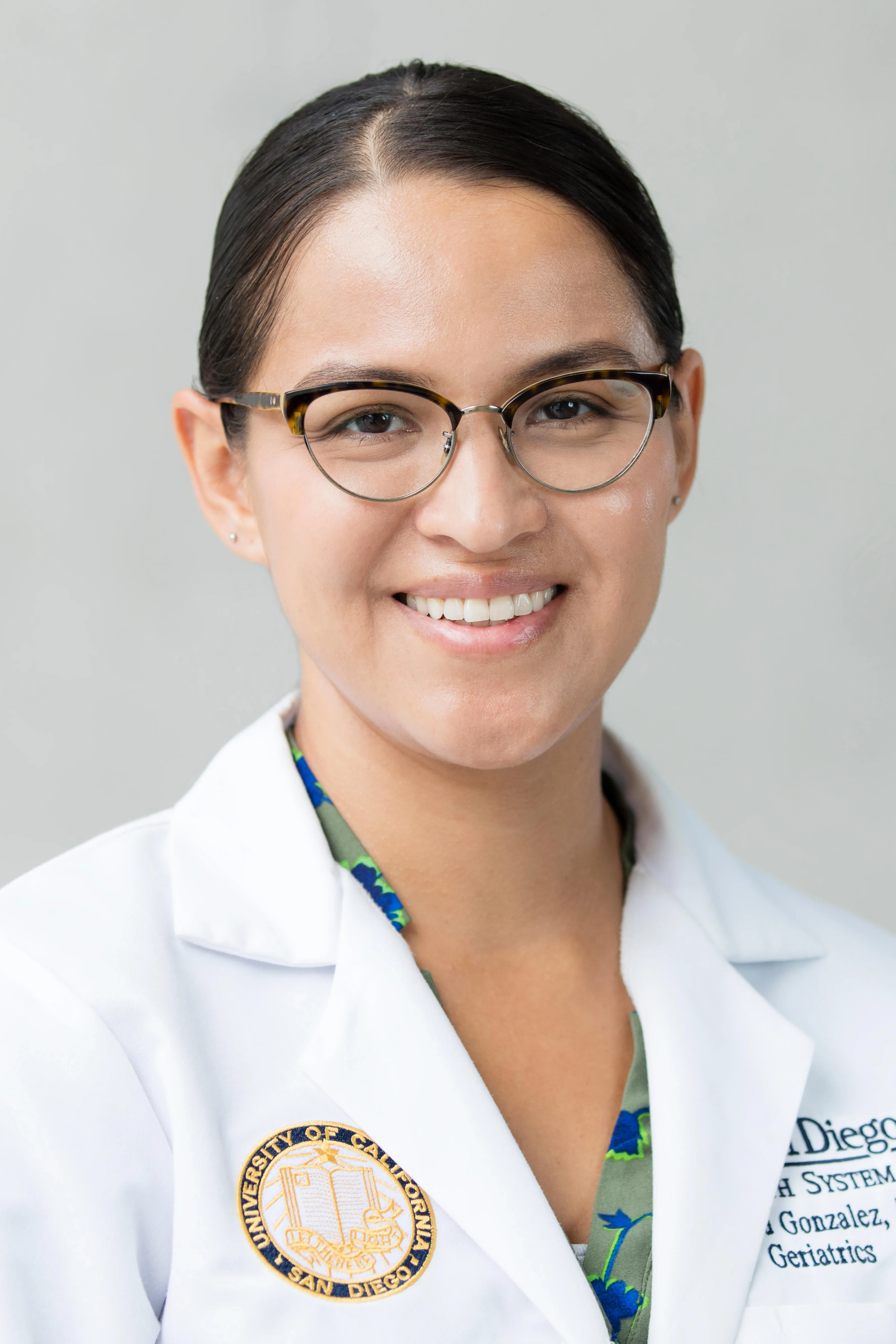 Dr. Veronica V. Gonzalez, MD - San Diego, CA - Family Medicine, Geriatrician