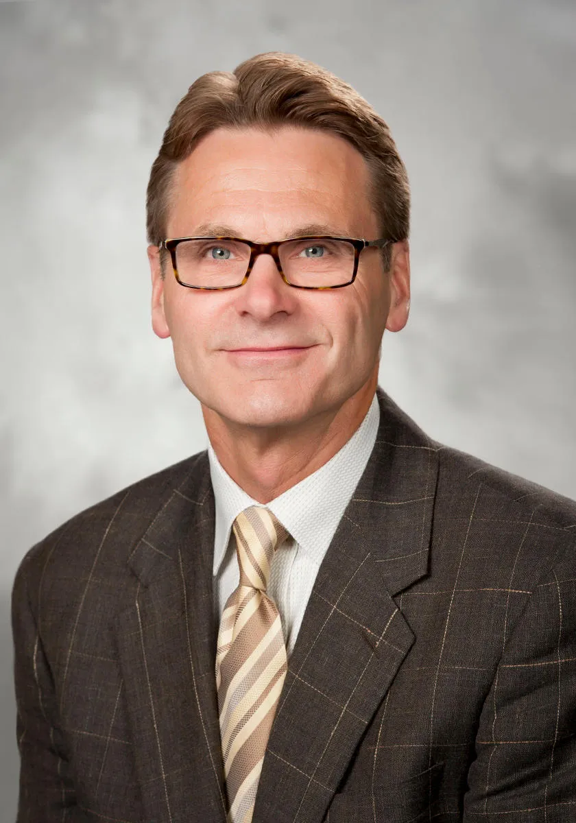 Dr. Norman Lee Gove, MD - Plymouth, MI - Obstetrics & Gynecology