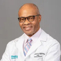 Dr. Richard Egwele, MD - Chicago, IL - Surgery, Orthopedic Surgery