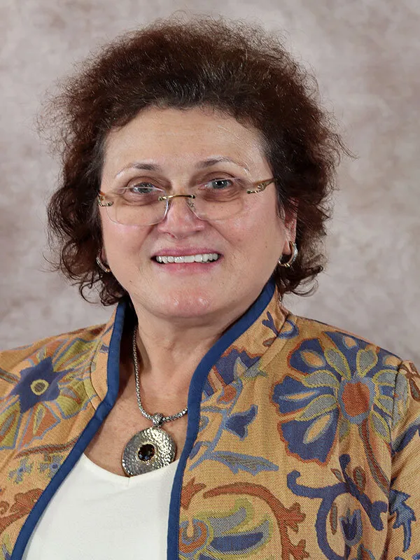 Dr. Carmen L Pisc, MD - Muncie, IN - Oncology, Oncologist/hematologist