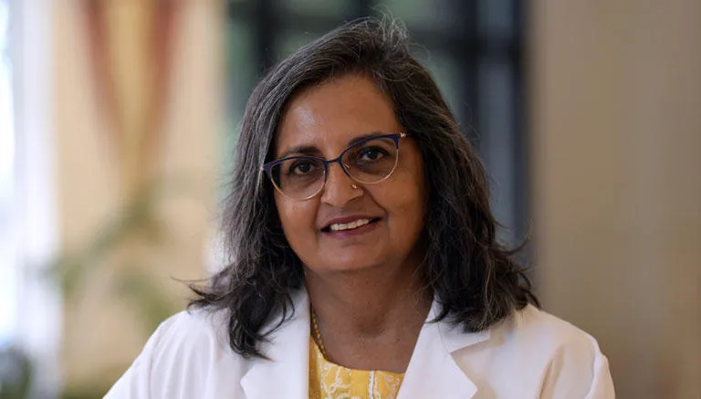 Dr. Samina Zareen Nadvi