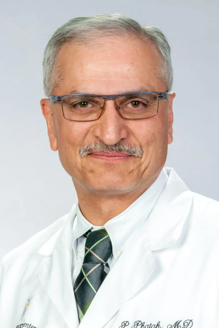 Dr. Pradyumna Dinkar Phatak, MD - Rochester, NY - Critical Care Medicine, Critical Care Specialist
