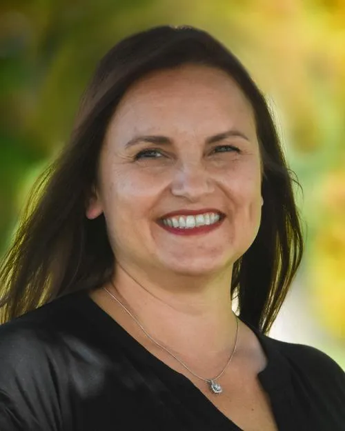 Dr. Lauri R. Larson, MD