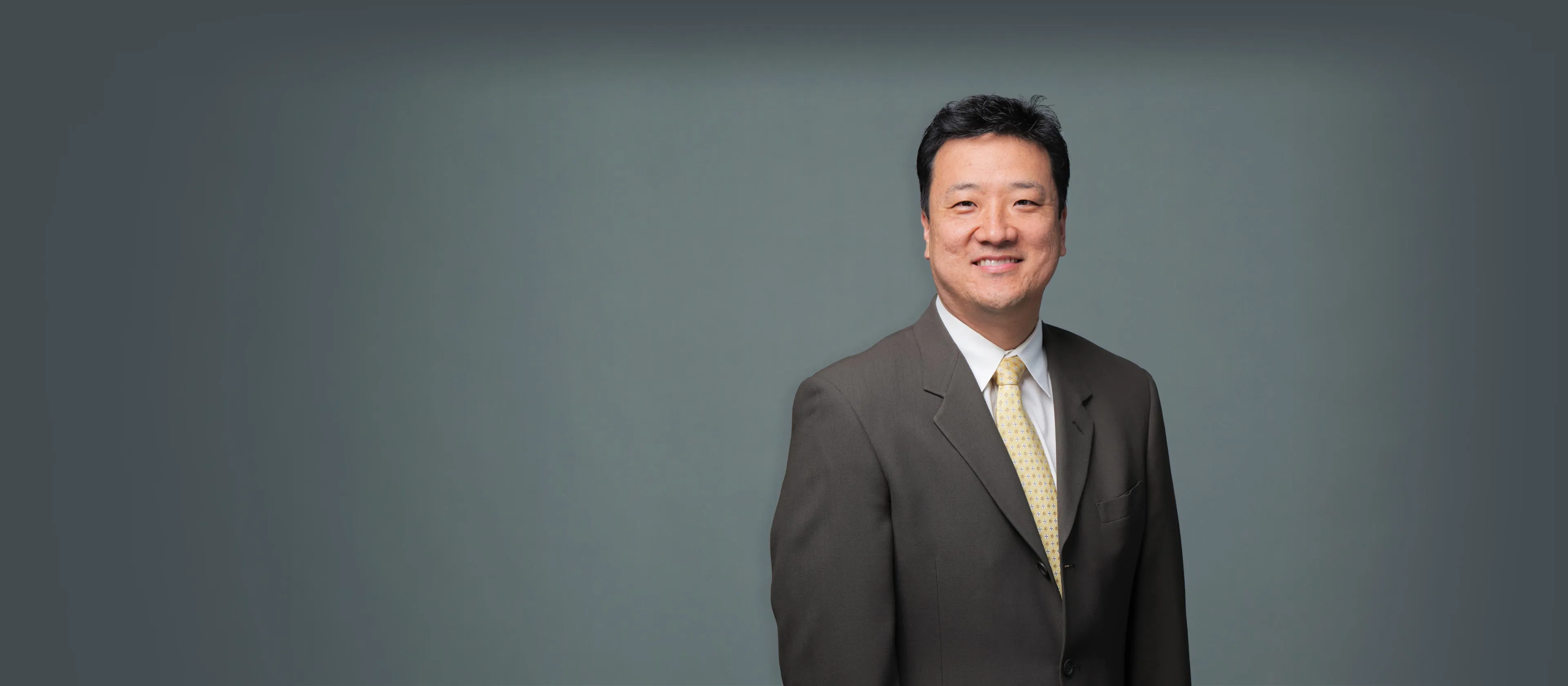 Dr. Young W. Kwon, MD - New York, NY - Orthopedic Surgery, General Orthopedics
