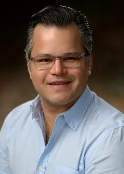 Dr. Eduard Valenzuela - Houston, TX - Pediatrics, Internist/pediatrician